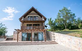 Kardos Villa